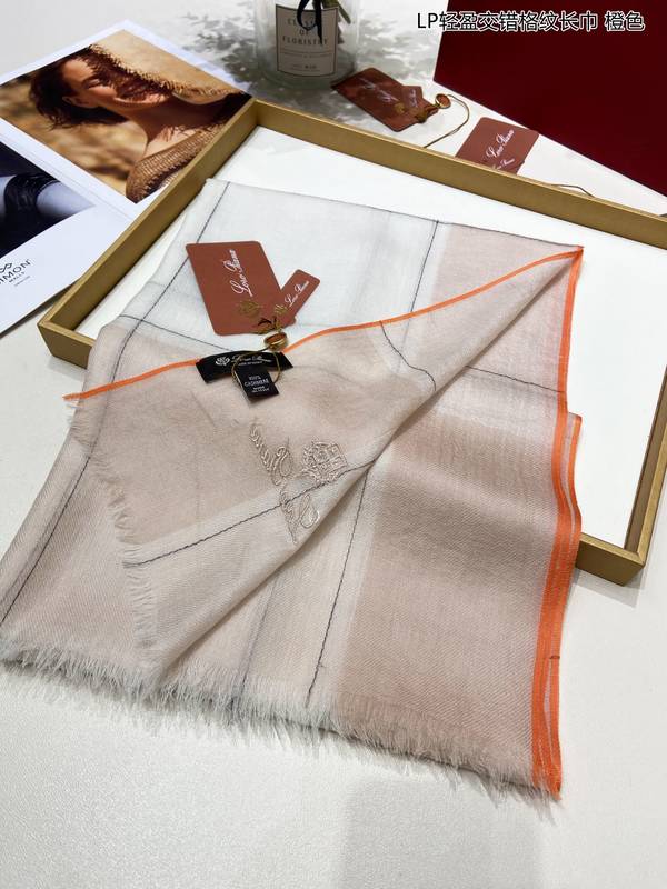 Loro Piana Scarf LPC00050 Loro Piana Scarf LPC00050